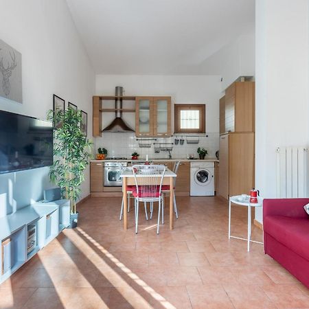 Four Shades Of Pisa Apartments ภายนอก รูปภาพ