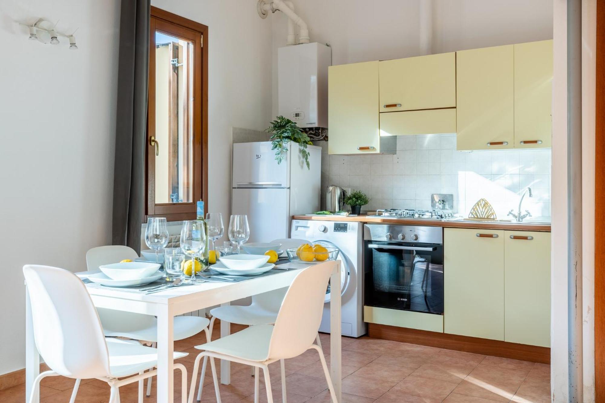 Four Shades Of Pisa Apartments ภายนอก รูปภาพ