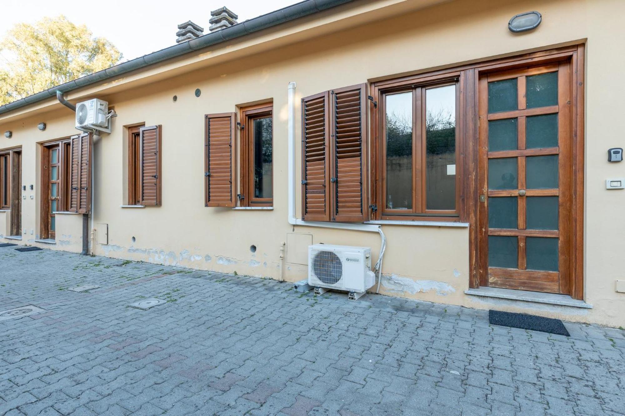 Four Shades Of Pisa Apartments ภายนอก รูปภาพ
